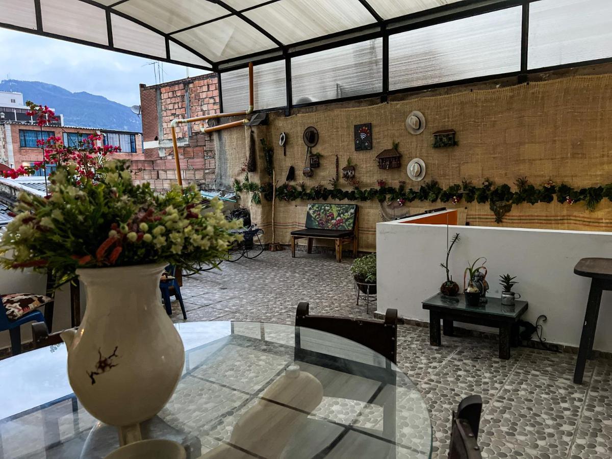Hostal Casa Del Cafe Bogota Bagian luar foto
