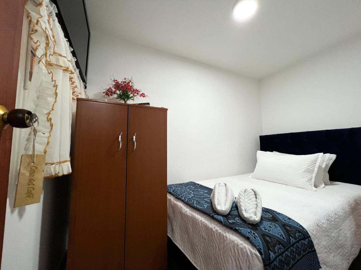 Hostal Casa Del Cafe Bogota Bagian luar foto
