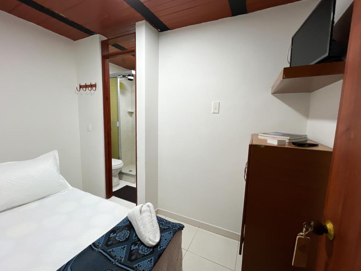 Hostal Casa Del Cafe Bogota Bagian luar foto