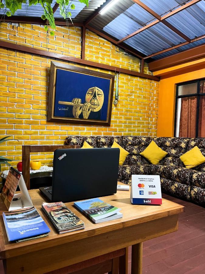 Hostal Casa Del Cafe Bogota Bagian luar foto