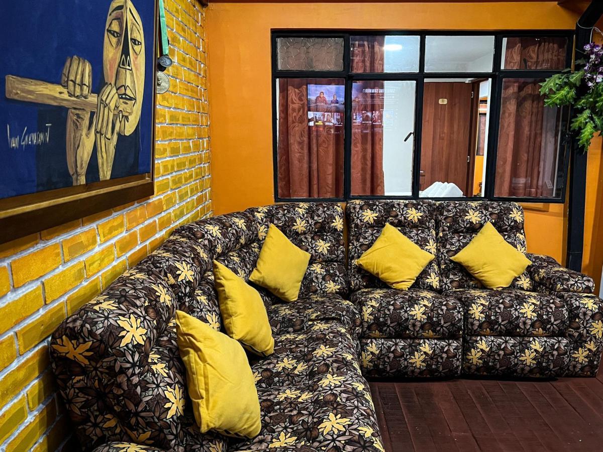 Hostal Casa Del Cafe Bogota Bagian luar foto
