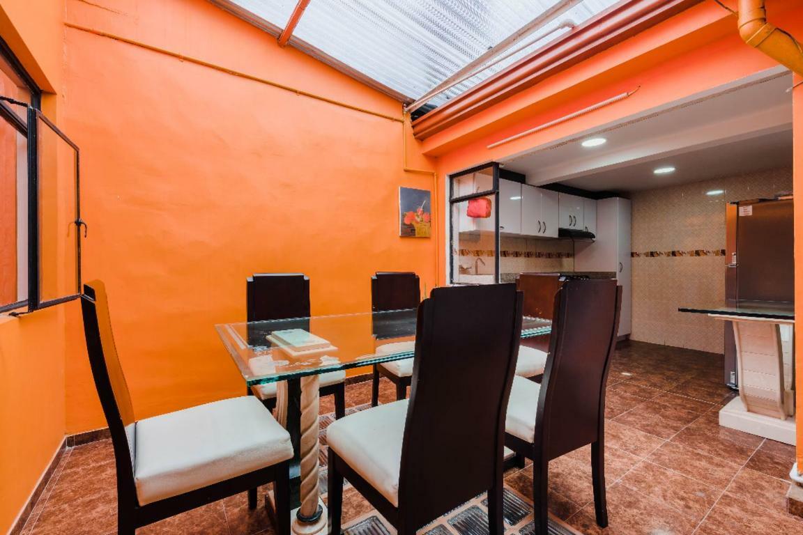 Hostal Casa Del Cafe Bogota Bagian luar foto
